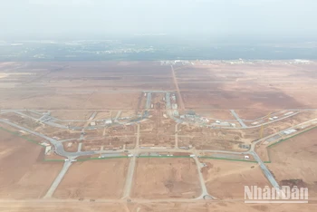 Gói thầu 5.10 thi công xây dựng và lắp đặt thiết bị nhà ga hành khách sân bay Long Thành được khởi công vào ngày 31/8. Đây là hạng mục quan trọng nhất và được xem là “trái tim” của dự án xây dựng sân bay Long Thành. 