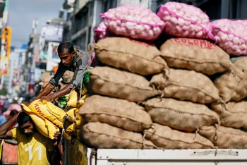 Sri Lanka đang trải qua 1 cuộc khủng hoảng kinh tế chưa từng có. (Ảnh: Reuters) 