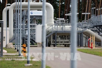 Một đường ống dẫn khí đốt tại Lubmin, Đức, ngày 30/8/2022. (Ảnh: AFP/TTXVN)