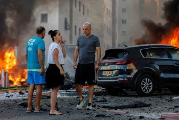 Một khu vực ở Ashkelon, Israel hứng chịu thiệt hại sau đợt phóng tên lửa từ Dải Gaza, ngày 7/10/2023. (Ảnh: Reuters) 