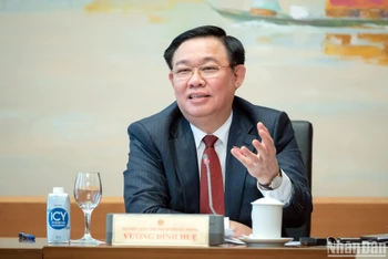 Chủ tịch Quốc hội Vương Đình Huệ phát biểu thảo luận tại Tổ 4. (Ảnh: DUY LINH) 