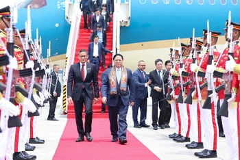 Thủ tướng Phạm Minh Chính tới Jakarta, bắt đầu chuyến tham dự Hội nghị Cấp cao ASEAN lần thứ 43 và các Hội nghị Cấp cao liên quan 