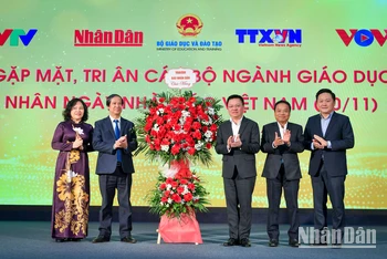 [Ảnh] Chương trình gặp mặt, tri ân nhân kỷ niệm ngày Nhà giáo Việt Nam 20/11