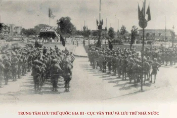 Toàn cảnh lễ đài tại Quảng trường Ba Đình, Hà Nội, ngày 2/9/1945. (Ảnh: Trung tâm Lưu trữ quốc gia III)