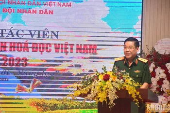 Trung tướng Nguyễn Văn Gấu, Ủy viên Trung ương Đảng, Phó Chủ nhiệm Tổng cục Chính trị Quân đội nhân dân Việt Nam phát biểu. 