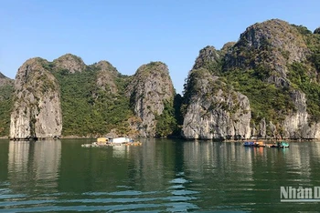 Vịnh Hạ Long - Quần đảo Cát Bà.