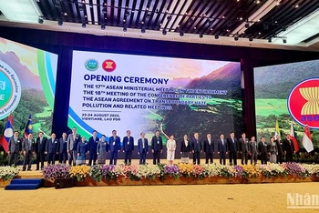 Phiên Khai mạc Hội nghị Bộ trưởng Môi trường ASEAN lần thứ 17. (Ảnh: TRỊNH DŨNG)