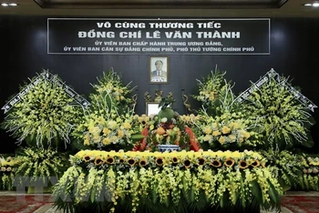 Linh cữu Phó Thủ tướng Lê Văn Thành được quàn tại Trung tâm Hội nghị thành phố Hải Phòng.