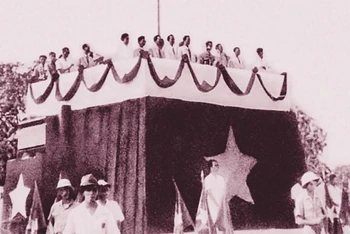 Ngày 2/9/1945, tại Quảng trường Ba Đình lịch sử, Chủ tịch Hồ Chí Minh đọc Tuyên ngôn Độc lập, khai sinh nước Việt Nam Dân chủ Cộng hòa. (Ảnh: Tư liệu)