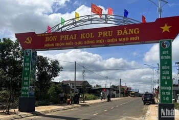 Từ quỹ bảo vệ môi trường, bon Phai Kol Pru Đăng, xã Đắk Nia, thành phố Gia Nghĩa, tỉnh Đắk Nông đã được hỗ trợ tiền để xây dựng tuyến đường sạch đẹp, thu gom rác, bảo vệ môi trường góp phần xây dựng thành công xã nông thôn mới. 