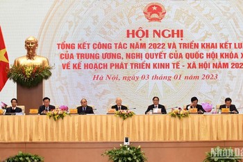 Tổng Bí thư Nguyễn Phú Trọng; Chủ tịch nước Nguyễn Xuân Phúc; Chủ tịch Quốc hội Vương Đình Huệ; Thủ tướng Phạm Minh Chính và các Phó Thủ tướng dự, chủ trì và điều hành hội nghị.