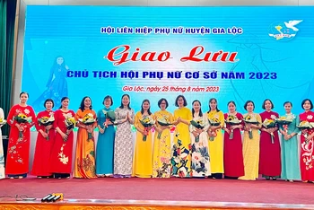 Cán bộ phụ nữ cơ sở tiêu biểu của huyện Gia Lộc, tỉnh Hải Dương. (Ảnh THANH MAI)