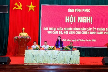 Bí thư Tỉnh ủy Hoàng Thị Thúy Lan phát biểu tại Hội nghị.