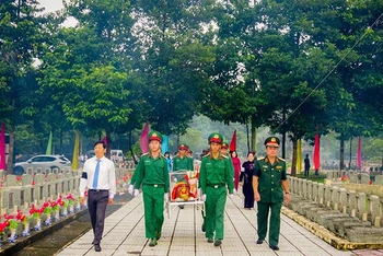 Lãnh đạo tỉnh Tây Ninh dự lễ an táng các liệt sĩ Ngày Thương binh - Liệt sĩ 27/7/2022.