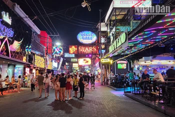 Phố đi bộ ở trung tâm thành phố Pattaya, Thái Lan.