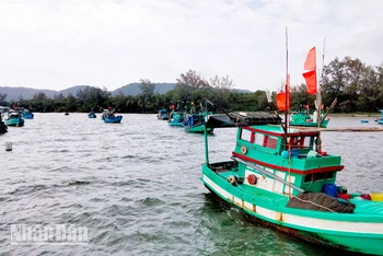Tìm thấy 3 thuyền viên trên tàu chở nước đá ra các xã đảo của Kiên Giang gặp nạn.
