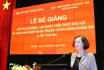 Đồng chí Trương Thị Mai phát biểu tại buổi lễ. (Ảnh: Văn Điệp/TTXVN)
