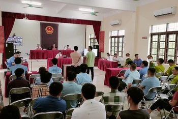Quang cảnh phiên tòa xét xử lưu động tại xã Hà Lâu, huyện Tiên Yên, tỉnh Quảng Ninh.