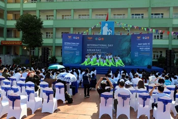 Quang cảnh buổi lễ kỷ niệm Ngày Quốc tế giảm thiểu rủi ro thiên tai và Ngày ASEAN về Quản lý thiên tai tại Quảng Ninh.