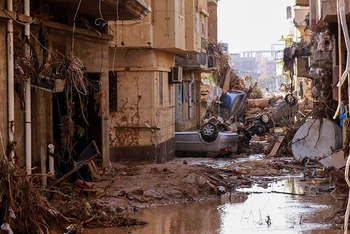 Cảnh tàn phá sau trận lũ quét do bão Daniel tại Derna, miền đông Libya, ngày 11/9/2023. (Ảnh: AFP/TTXVN)