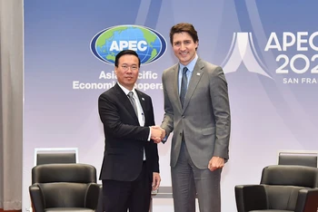 Chủ tịch nước Võ Văn Thưởng gặp Thủ tướng Canada Justin Trudeau nhân dịp tham dự Hội nghị Cấp cao APEC lần thứ 30. (Ảnh: baoquocte.vn)