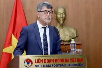 Tân Giám đốc kỹ thuật VFF Koshida Takeshi. 