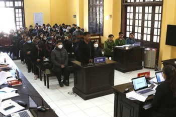 Các bị cáo bị đưa ra xét xử tại phiên tòa sơ thẩm của Tòa án nhân dân tỉnh Lạng Sơn.