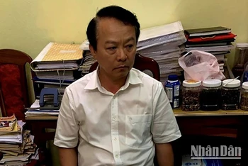 Ông Võ Đình Sớm, Thẩm phán Tòa án nhân dân tỉnh Gia Lai bị bắt vì tội nhận hối lộ.