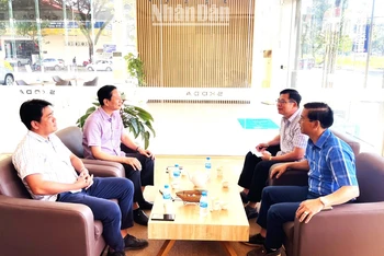 Các doanh nghiệp thuộc Hội Doanh nhân trẻ tỉnh Đắk Lắk phản ảnh với phóng viên Báo Nhân Dân về những khó khăn, vướng mắc hiện nay của các doanh nghiệp.