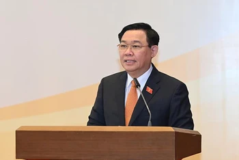 Chủ tịch Quốc hội Vương Đình Huệ phát biểu chỉ đạo hội nghị về triển khai chương trình xây dựng luật, pháp lệnh. (Ảnh DUY LINH)