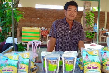 Ông Phạm Văn Nhựt (ngụ xã Phong Nẫm, huyện Giồng Trôm, tỉnh Bến Tre) mong muốn mở rộng diện tích đất để đầu tư sản xuất gạo mang thương hiệu gạo tím Ba Nhựt và nếp cẩm Ba Nhựt.
