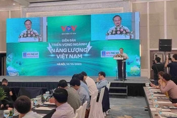 Tổng Giám đốc Đài Tiếng nói Việt Nam Đỗ Tiến Sỹ phát biểu tại diễn đàn.