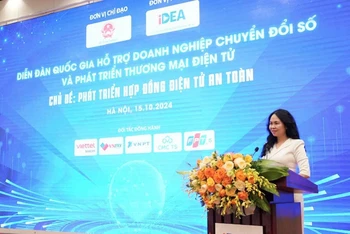 Cục trưởng Cục Thương mại điện tử và Kinh tế số Lê Hoàng Oanh phát biểu khai mạc Diễn đàn.