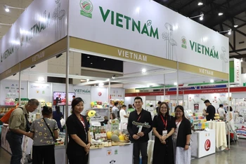 Doanh nghiệp Việt Nam tham gia triển lãm THAIFEX-Anuga Asia 2023 tại Bangkok, Thái Lan hôm 24/5.