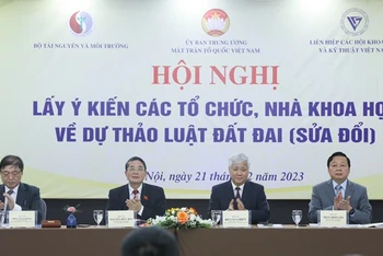 Ủy ban Trung ương Mặt trận Tổ quốc Việt Nam phối hợp Liên hiệp các Hội Khoa học và Kỹ thuật Việt Nam, Bộ Tài nguyên và Môi trường tổ chức Hội nghị lấy ý kiến các tổ chức, nhà khoa học về dự thảo Luật Đất đai (sửa đổi) vào ngày 21/2/2023.