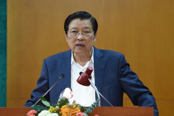 Đồng chí Phan Đình Trạc phát biểu kết luận Hội nghị.