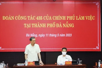Đồng chí Tô Lâm, Ủy viên Bộ Chính trị, Bộ trưởng Công an, Trưởng Đoàn công tác của Chính phủ phát biểu tại buổi làm việc.