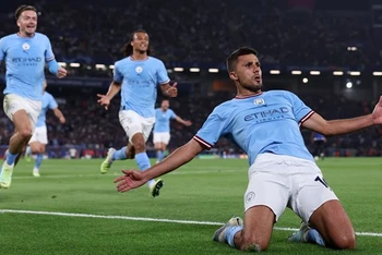 Man City lần đầu vô địch Champions League, hoàn tất 'cú ăn ba' vĩ đại