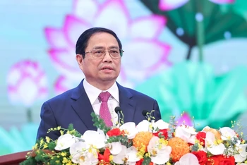 Thủ tướng Phạm Minh Chính dự và phát biểu tại Hội nghị biểu dương, tôn vinh điển hình tiên tiến toàn quốc. (Ảnh: Báo Chính Phủ)