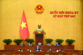 Phó Thủ tướng Lê Minh Khái giải trình trước Quốc hội.
