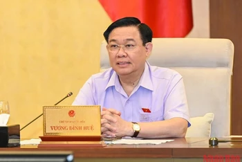 Chủ tịch Quốc hội Vương Đình Huệ phát biểu ý kiến thảo luận tại phiên họp. (Ảnh: DUY LINH)