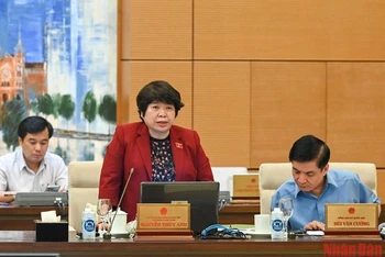 Chủ nhiệm Ủy ban Xã hội của Quốc hội Nguyễn Thúy Anh phát biểu ý kiến tại phiên họp. (Ảnh: DUY LINH)