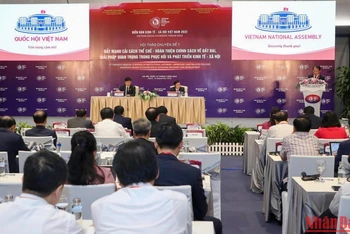 Quang cảnh Phiên hội thảo chuyên đề về đẩy mạnh cải cách thể chế. 