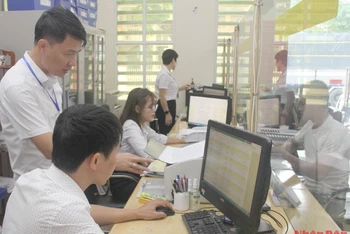 Các sở, ngành của Sơn La đã triển khai việc giải quyết hồ sơ trực tuyến tại bộ phận tiếp nhận và trả kết quả.