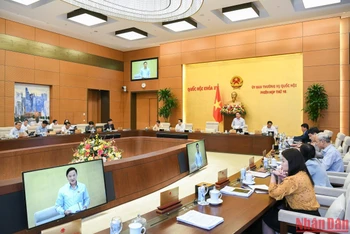 Quang cảnh Phiên họp thứ 16 của Ủy ban Thường vụ Quốc hội sáng 11/10.