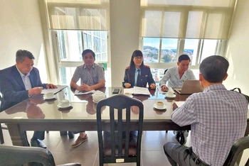 Cơ quan chức năng tỉnh Lâm Đồng làm việc với đại diện Tạp chí điện tử Thương hiệu và Công luận.