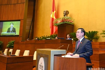 Chủ tịch Quốc hội Vương Đình Huệ phát biểu bế mạc Kỳ họp. (Ảnh: DUY LINH)