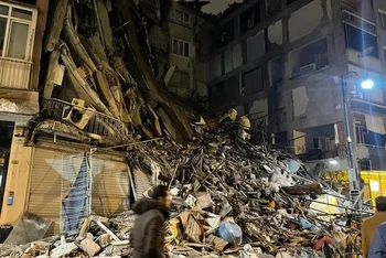 Số người mạng do trận động đất đã lên tới hơn 500 người. (Ảnh: The Guardian)