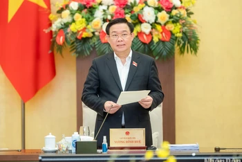 Chủ tịch Quốc hội Vương Đình Huệ phát biểu bế mạc phiên họp. (Ảnh: DUY LINH)