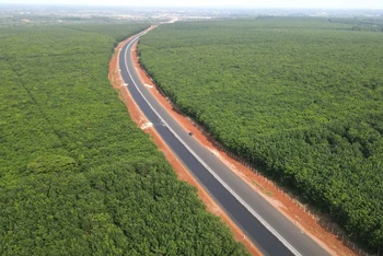 Cao tốc Phan Thiết - Dầu Giây khánh thành, đưa vào sử dụng sáng 29/4, sau hơn 1.000 ngày thi công.